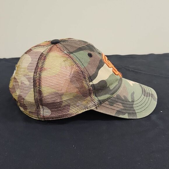 San Francisco Giants Madison Bumgarner #40 Limited Edition Camo Mesh Hat - Picture 5 of 9